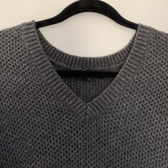 Banana Republic Womens gray Sweater - Picture 2 of 3